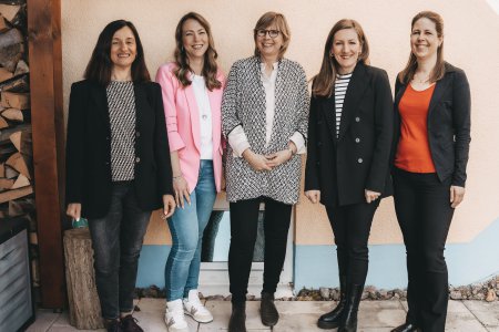 Das Team im Übersetzungsbüro Sabine Haller Übersetzungen GmbH in Villingen-Schwenningen – mehr als 30 Sprachen Das Team im Übersetzungsbüro Sabine Haller Übersetzungen GmbH in Villingen-Schwenningen – mehr als 30 Sprachen