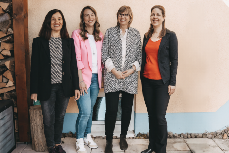 Team der Sabine Haller Übersetzungen GmbH mit Projektmanagerinnen und Fachübersetzerinnen. Team der Sabine Haller Übersetzungen GmbH mit Projektmanagerinnen und Fachübersetzerinnen.